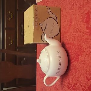 Republic of Tea teapot